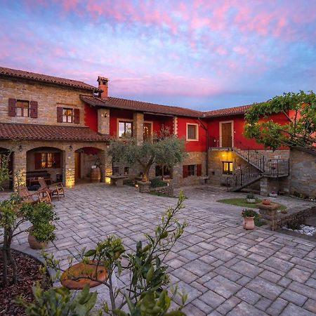 Touristfarm - Apartments "Red Fairytale" Marezige Esterno foto