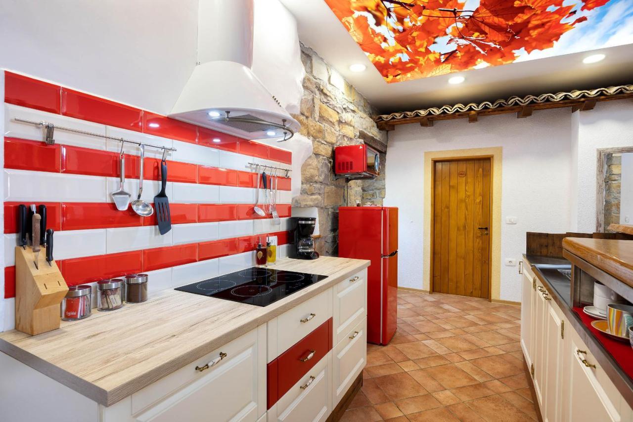 Touristfarm - Apartments "Red Fairytale" Marezige Esterno foto