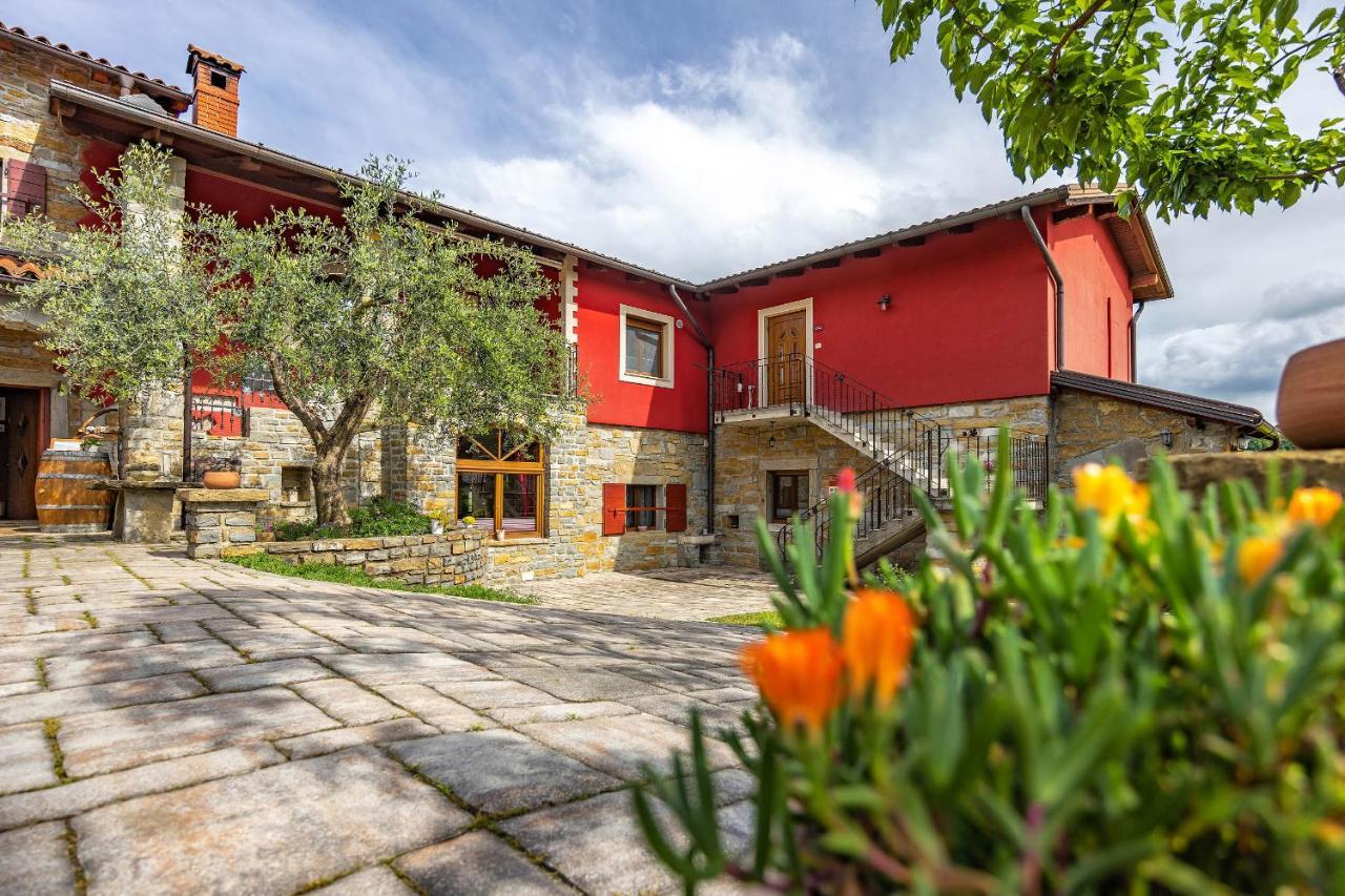 Touristfarm - Apartments "Red Fairytale" Marezige Esterno foto