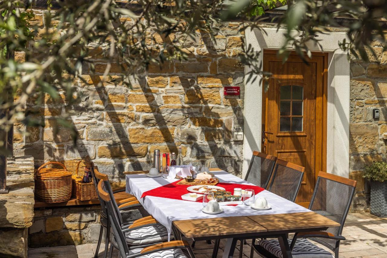 Touristfarm - Apartments "Red Fairytale" Marezige Esterno foto