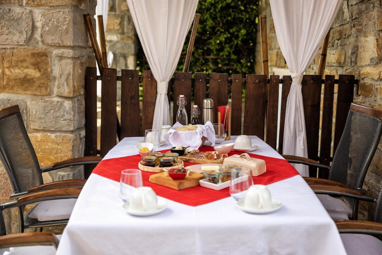 Touristfarm - Apartments "Red Fairytale" Marezige Esterno foto