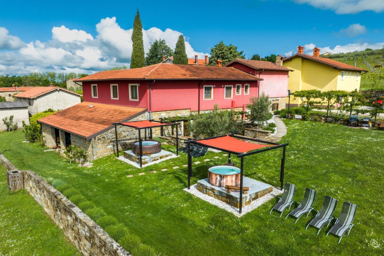 Touristfarm - Apartments "Red Fairytale" Marezige Esterno foto