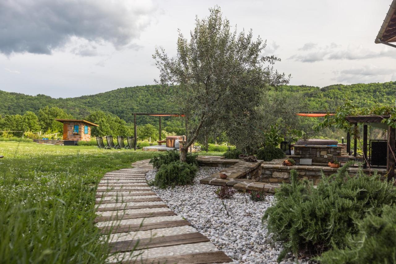 Touristfarm - Apartments "Red Fairytale" Marezige Esterno foto