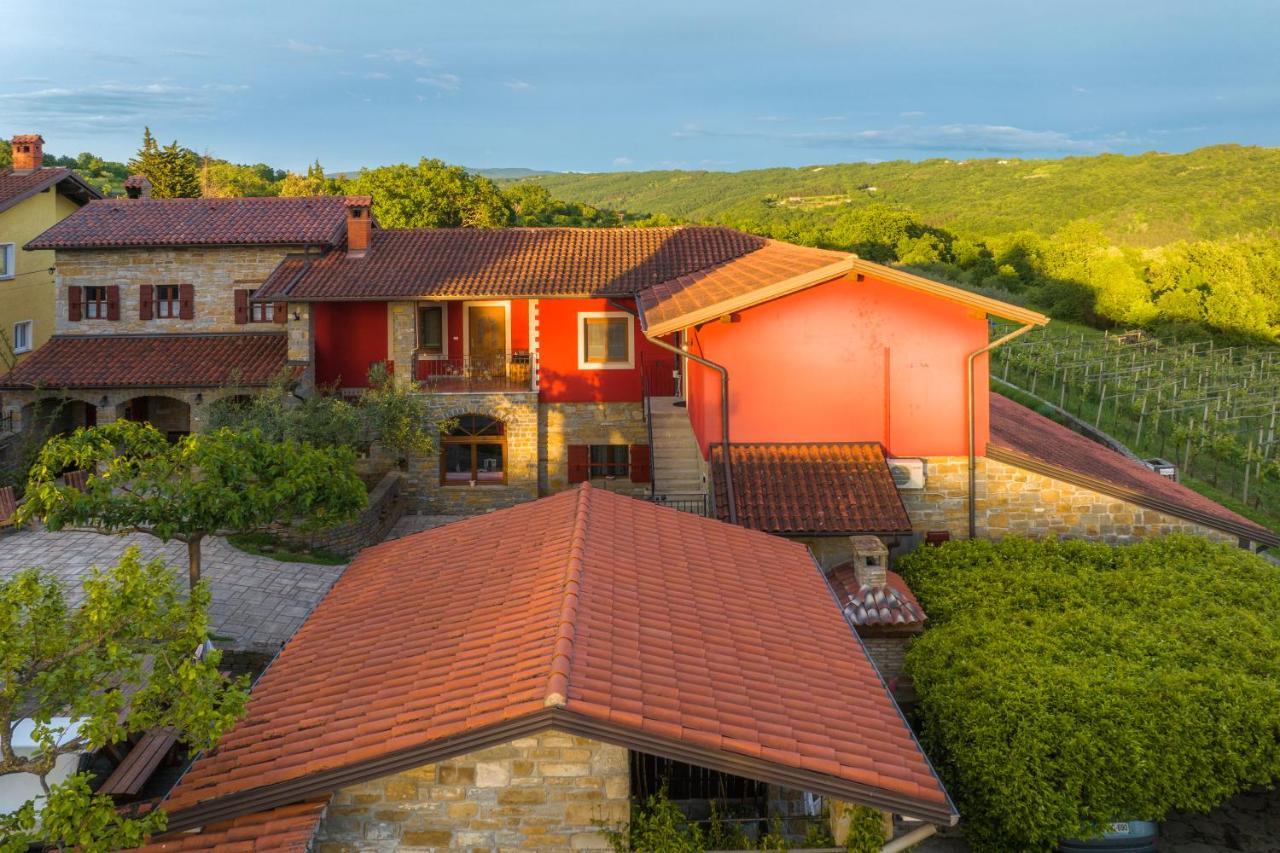 Touristfarm - Apartments "Red Fairytale" Marezige Esterno foto