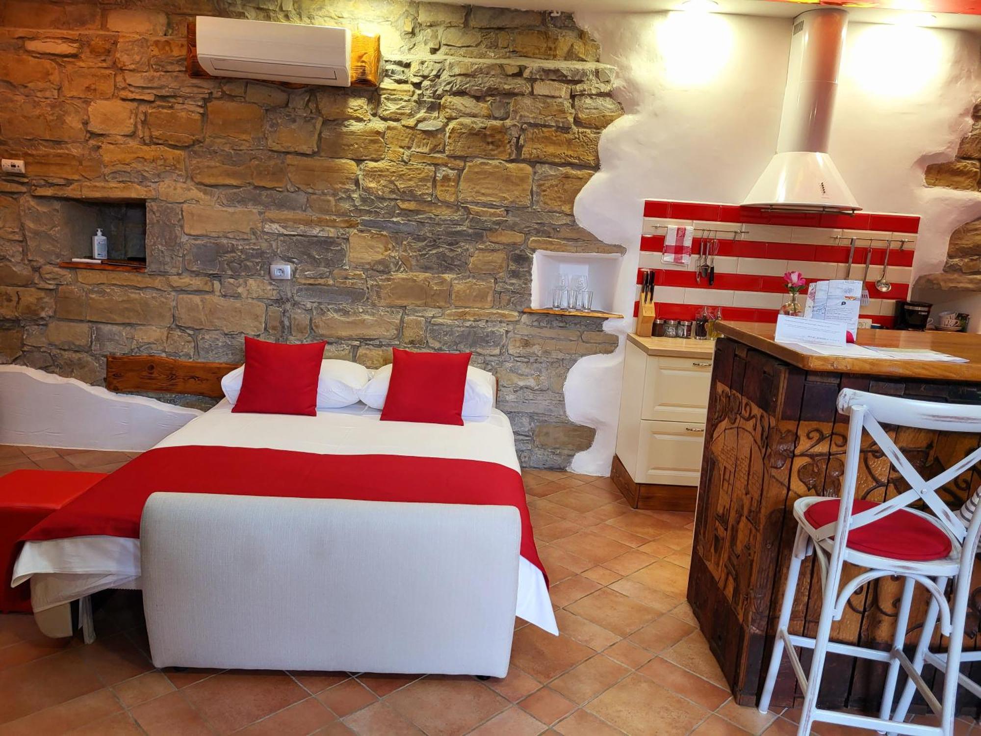 Touristfarm - Apartments "Red Fairytale" Marezige Esterno foto