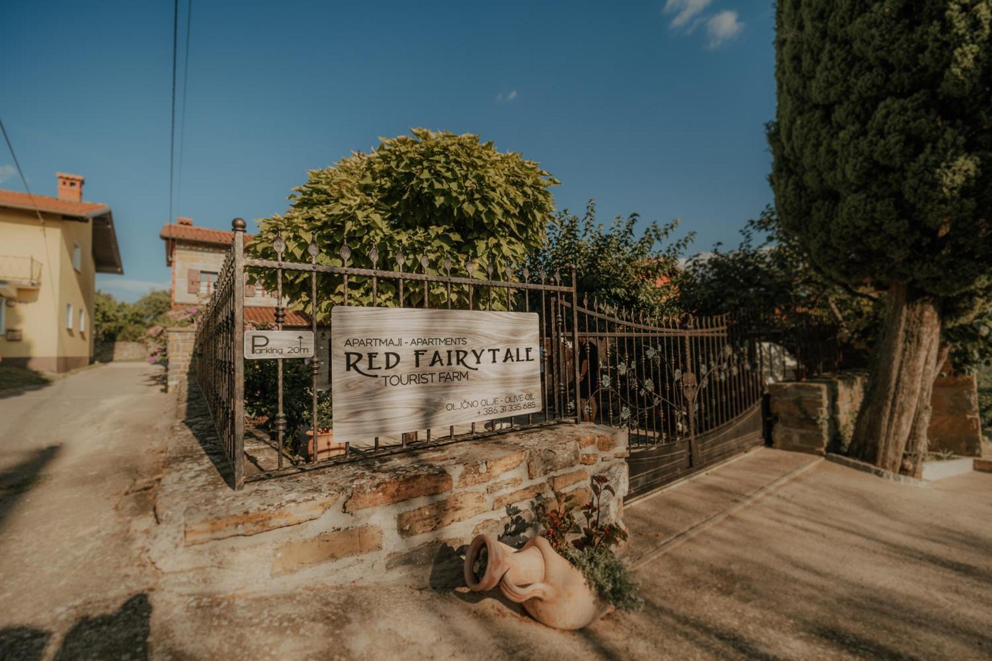 Touristfarm - Apartments "Red Fairytale" Marezige Esterno foto