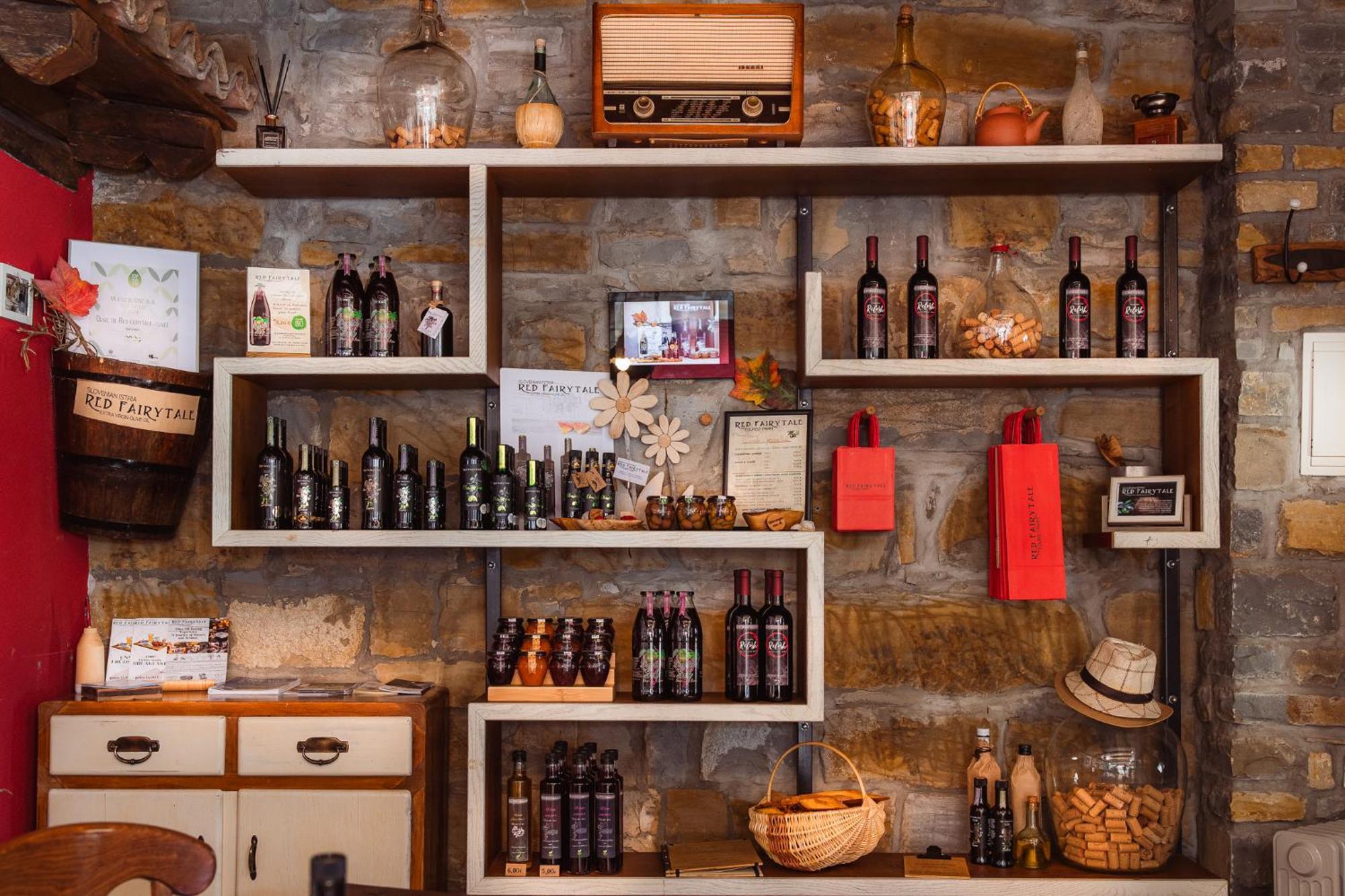 Touristfarm - Apartments "Red Fairytale" Marezige Esterno foto